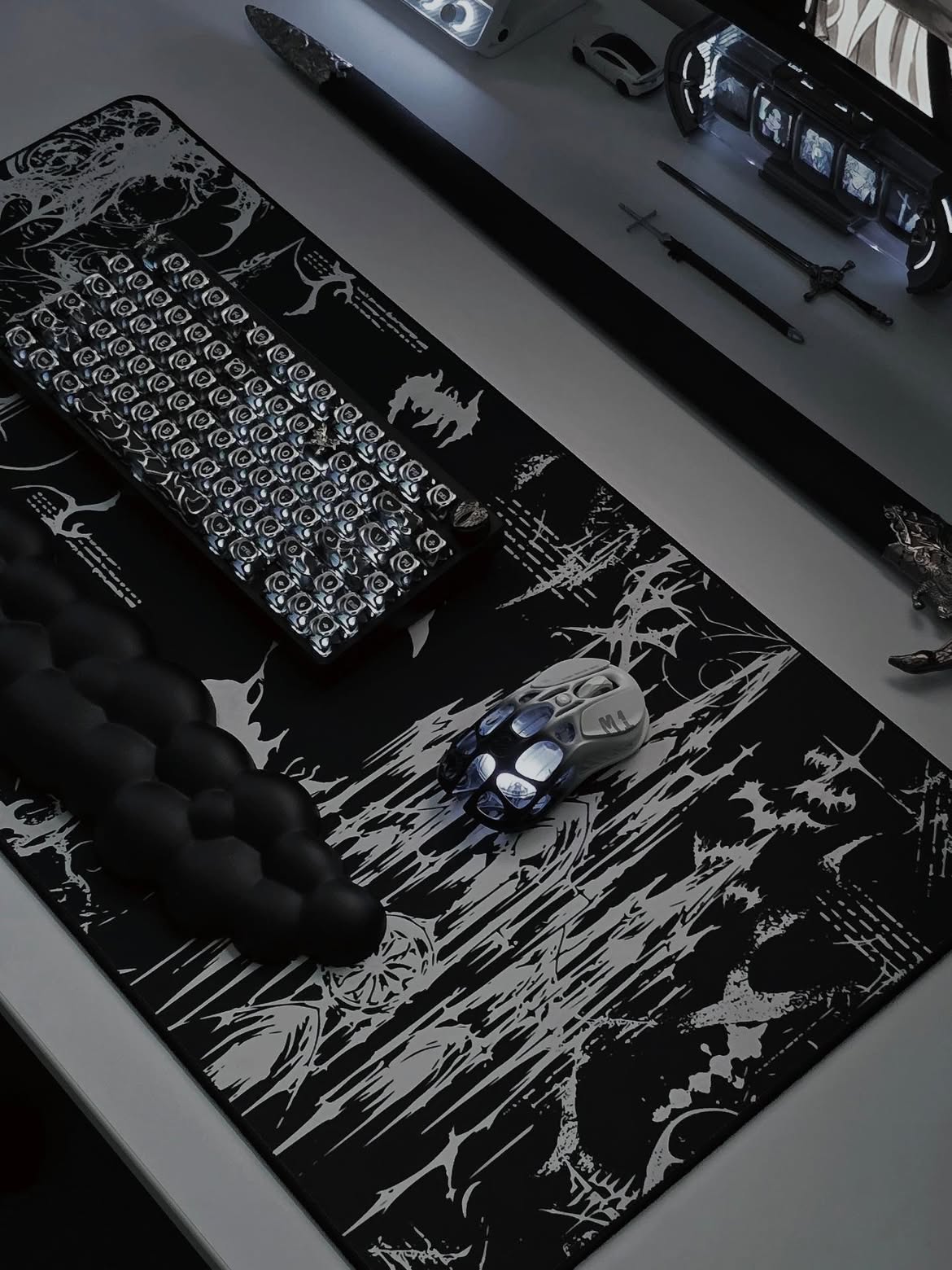 VESPER CATHEDRAL — OBSIDIAN